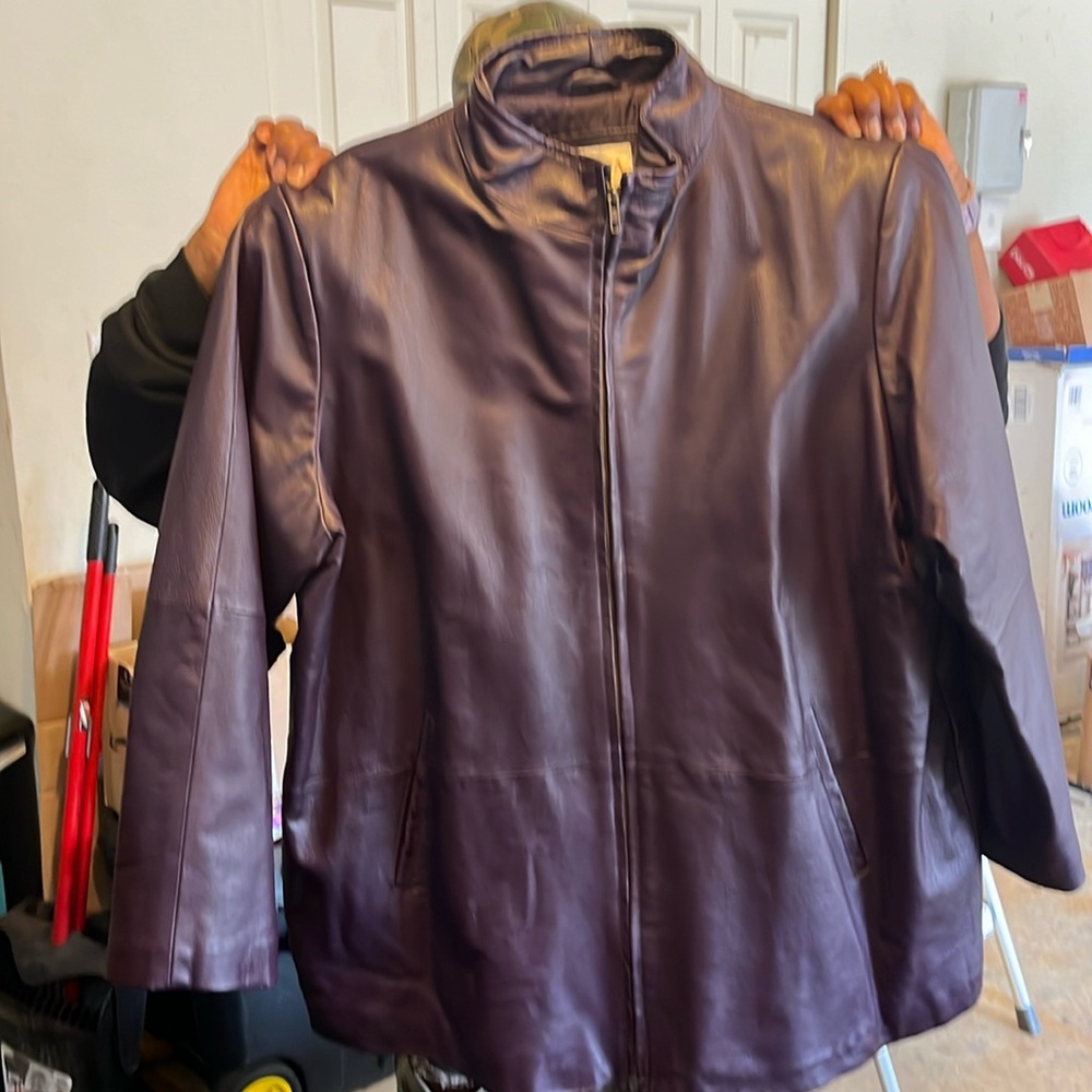 Venezia Leather Zip-Front Jacket in Plum